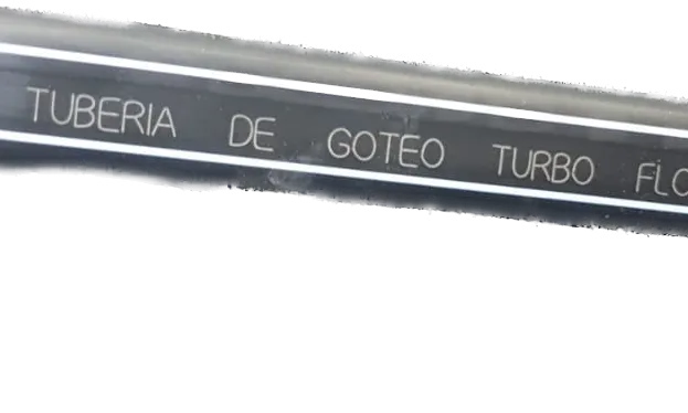 Leyenda marcada con láser de fibra sobre tubería de goteo