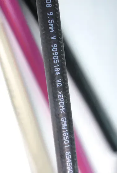 Marcado láser de fibra sobre cables